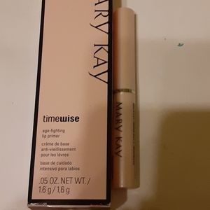 Lip primer